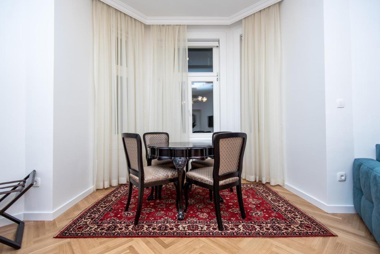 Megapolis City Center Suites Sarajevo Buitenkant foto